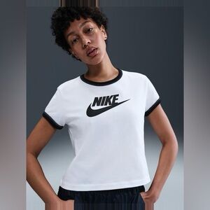 NWT Nike SPORTS WEAR Women's Black and White Logo Tee